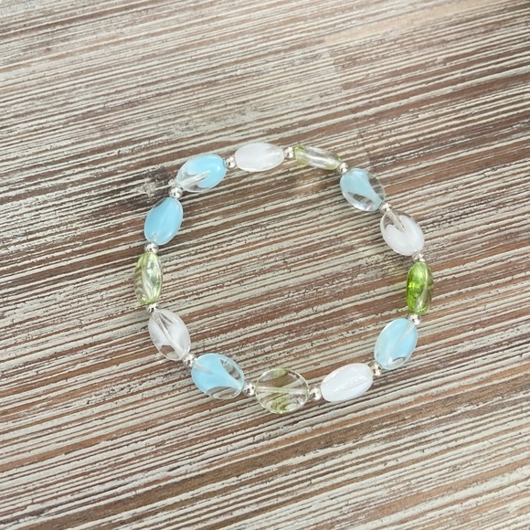 Beachy Breeze Beaded Bracelet - Picture 2 of 4